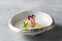 地元食材で発見する新たな出合い。3日以上熟成させて旨みを引き出した逸品『若狭ぐじの熟成の刺身』