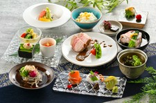 四季の懐石約10品とフリードリンクのセット
7月末までの特別料金プランです！