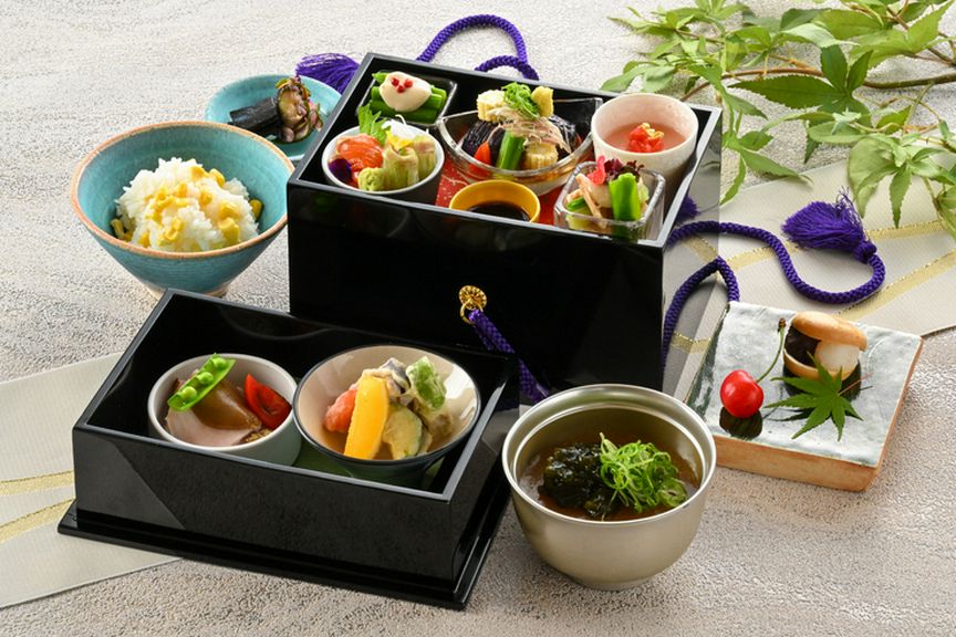 福いの料理長のこだわりの品を玉手箱の中に閉じ込めました