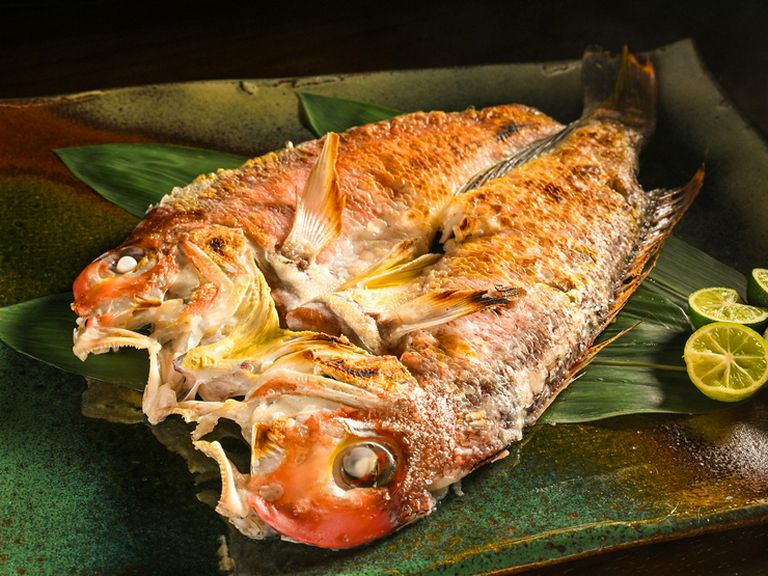 専用のたれで焼き上げる逸品『若狭ぐじの若狭焼、すだち』