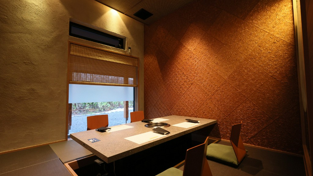 団体にも最適。10名まで対応の完全個室でゆったり焼肉を