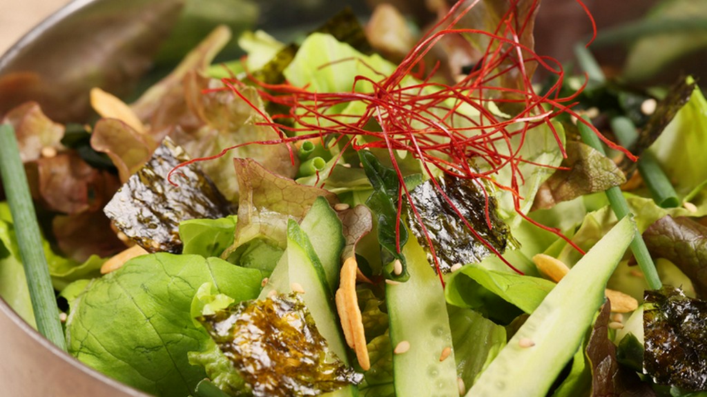 地元野菜の力強い新鮮さが楽しめる『瑞華サラダ』