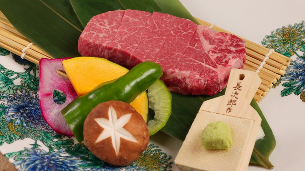 脂控えめの上質な赤身が堪能できる『和牛シャトーブリアン』