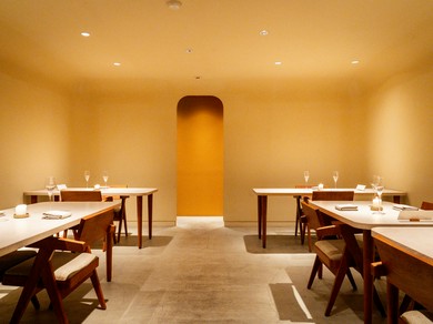 森の洞窟をイメージした上質な空間で特別なひと時を