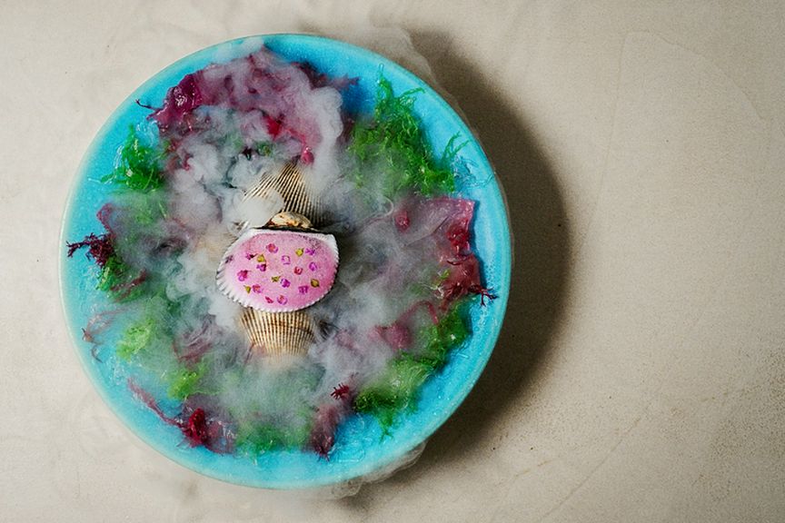 厳選された旬の食材を使用した独創的な料理の数々