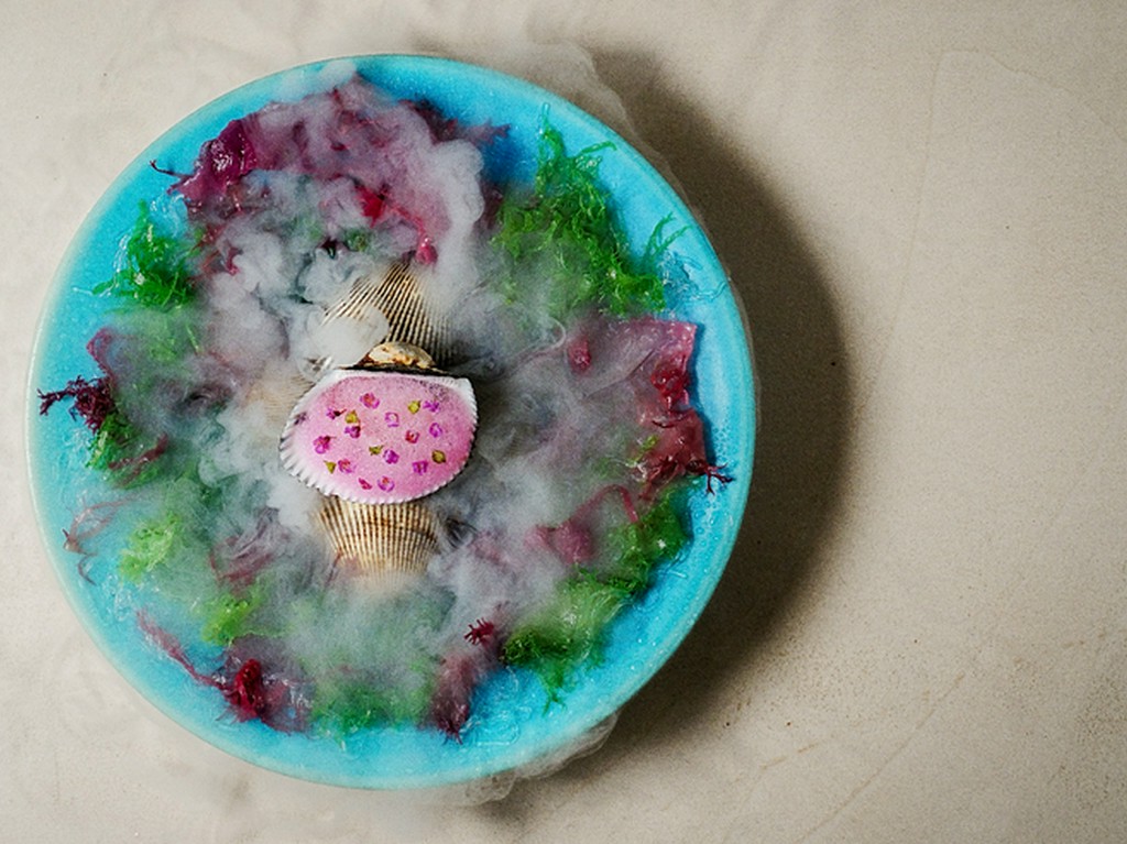 厳選された旬の食材を使用した独創的な料理の数々