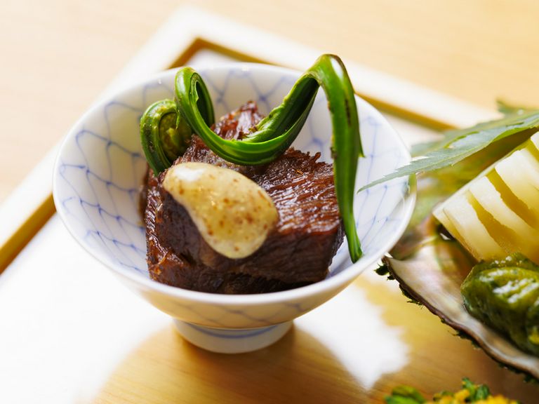 素材の力を最大限に引き出した、贅沢を極める二つの懐石