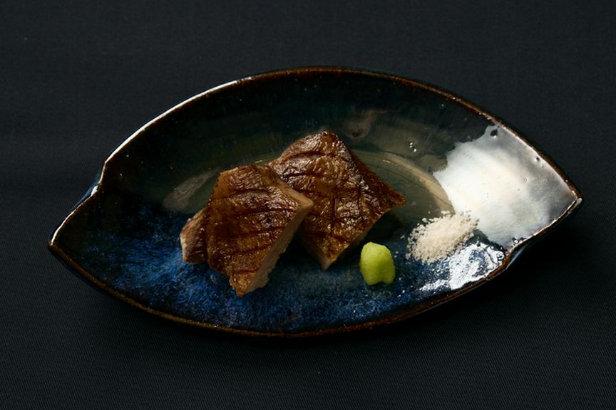 厚み、焼き加減、香ばしさ。そのすべてに職人技が宿る『牛タン』