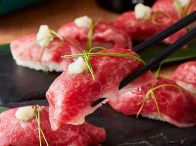 話題の肉寿司が食べ放題で◎