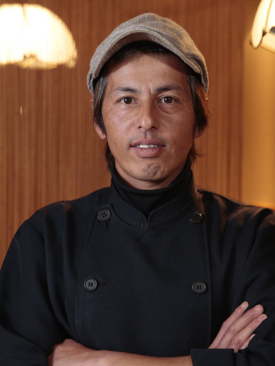 伊藤 氏