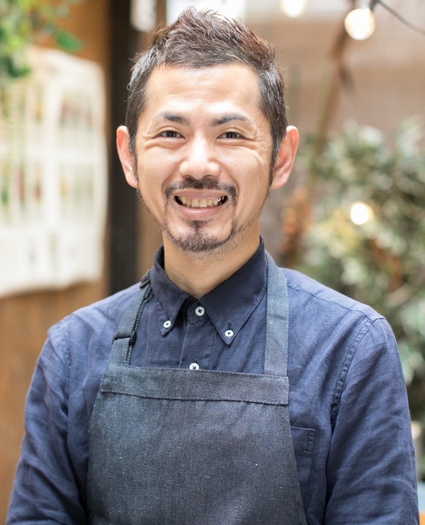 丸山　卓 氏