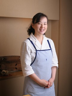 山崎 美香 氏