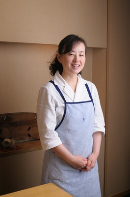 山崎　美香 氏