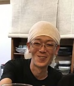谷　覚広 氏
