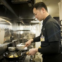 熊野　英治 氏