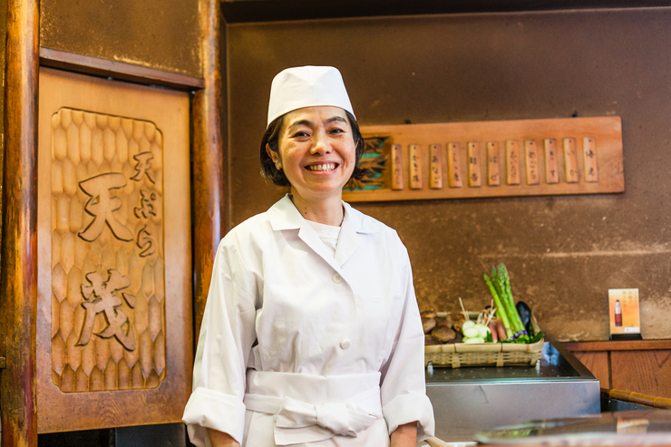 高畑　粧由里 氏