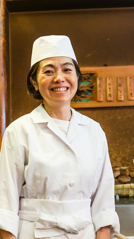 高畑　粧由里 氏