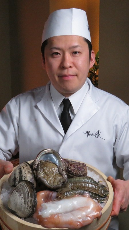 布川 氏