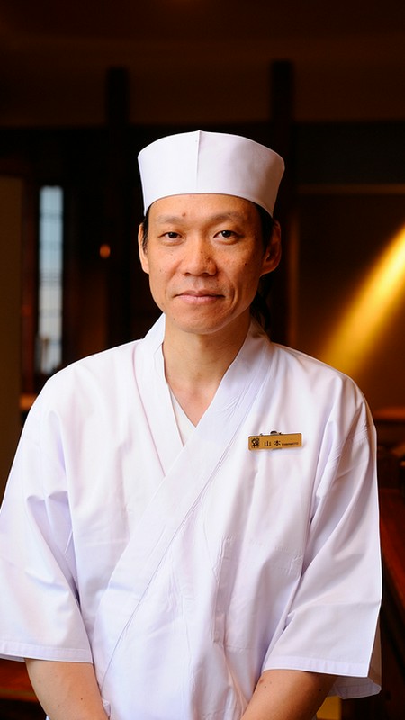山本　徹 氏