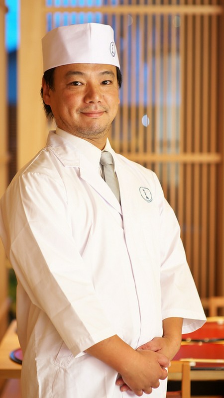 横井　英徳 氏