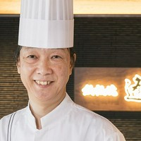 上手　義久 氏