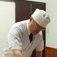 蓮見　壽 氏