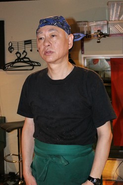 尾崎　行治 氏