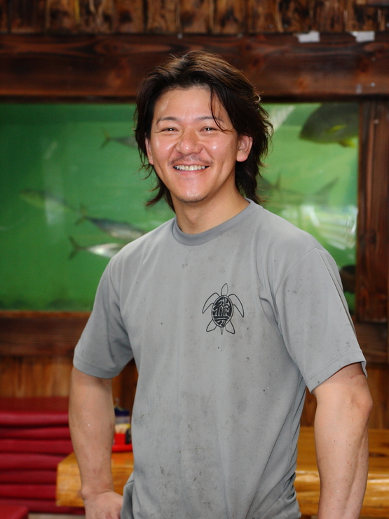 塩沢　研 氏