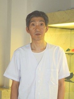 藤本 氏