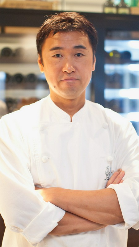 森岡　賢一 氏