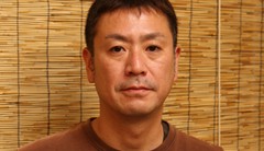 泉　季克 氏