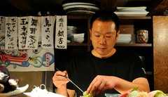 新保　至聴 氏