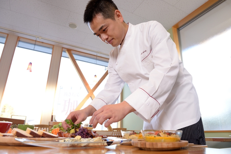 横田　哲也 氏