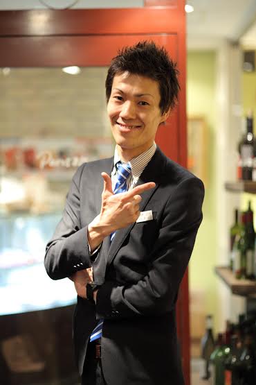 露口　鉄平 氏