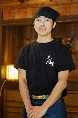 喜屋武　信 氏