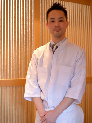 君島　吉明 氏