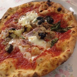 ピッツエリア エ トラットリア ダ イーサ(Pizzeria e trattoria da ISA)