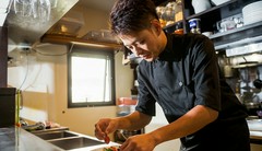 長嶺　将弥 氏