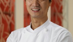 新山 重治 氏