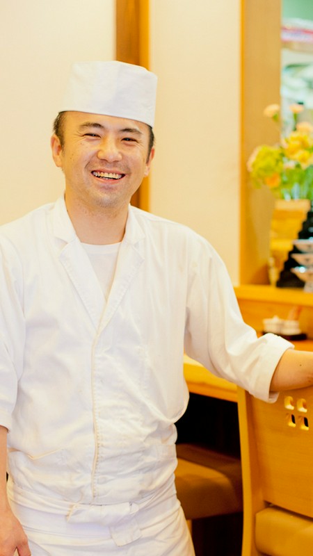 三輪　康彦 氏