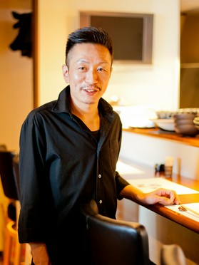 小西　陽介 氏
