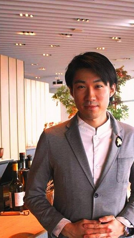 碇　真敬 氏