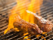 炭焼きBBQバル久茂地CAMP