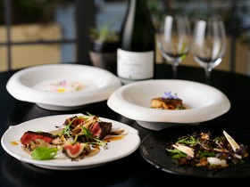 LA BONNE TABLE