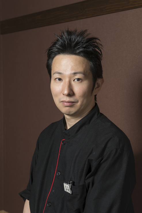 緒方　貴光 氏