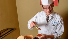【料理長】伊藤　裕介 氏