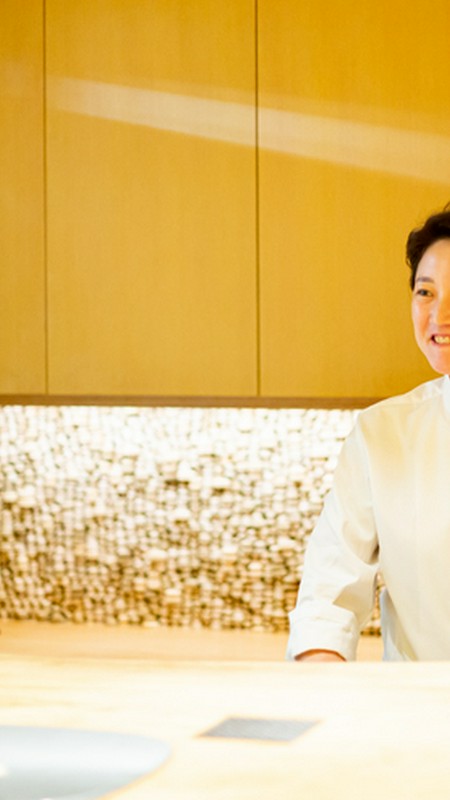 井上　桂 氏