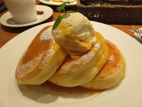 幸せのパンケーキ　表参道店（マジアディファリーナ）