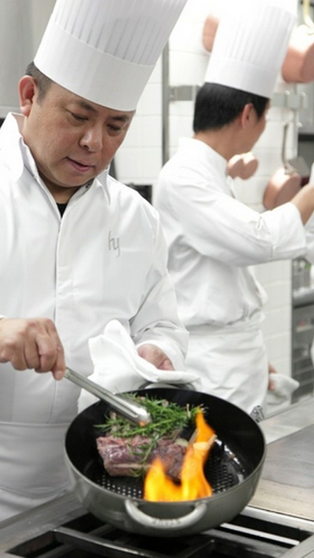 山口　浩 氏