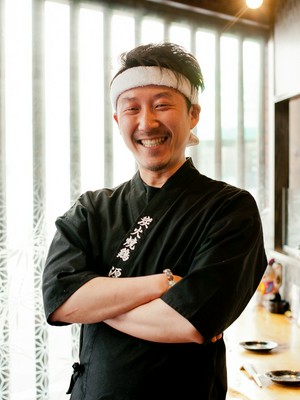 鎌峯　悠次 氏